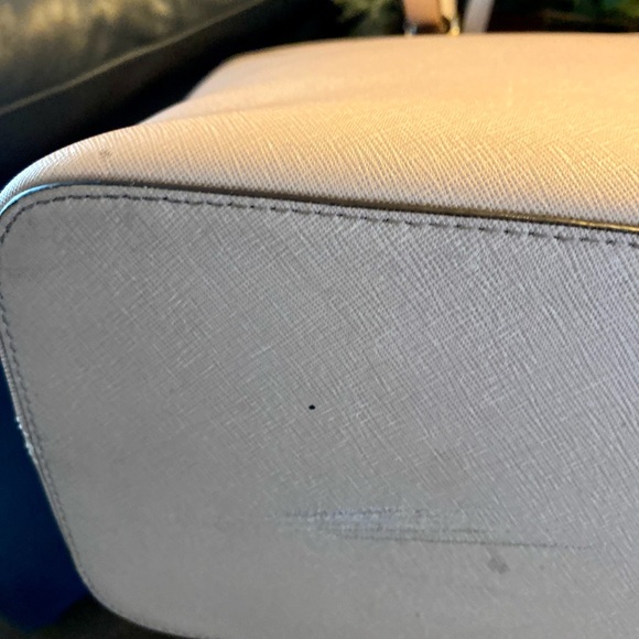 Michael Kors Jet Set Travel Tote - Picture 8 of 14